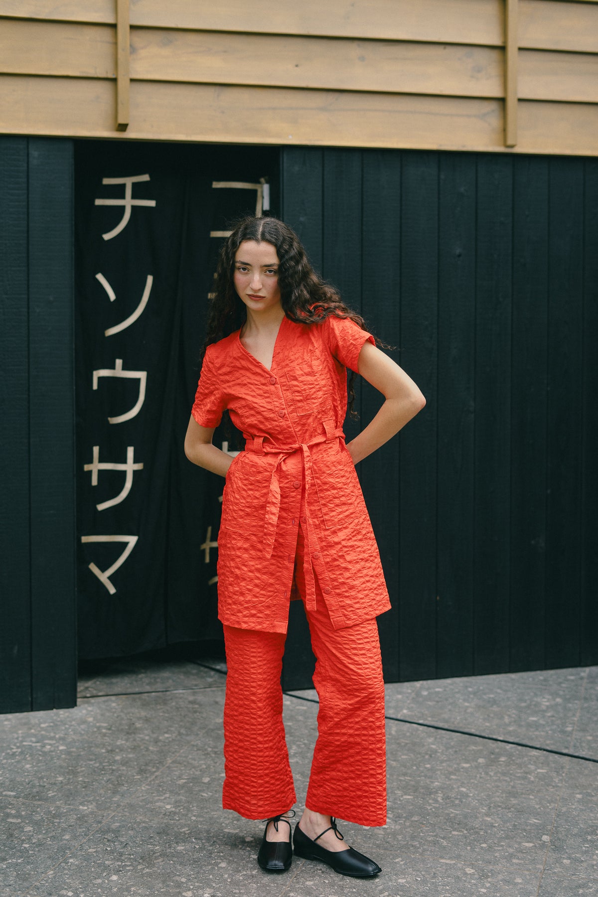 PANTALON TUBO TEXTURA ROJO