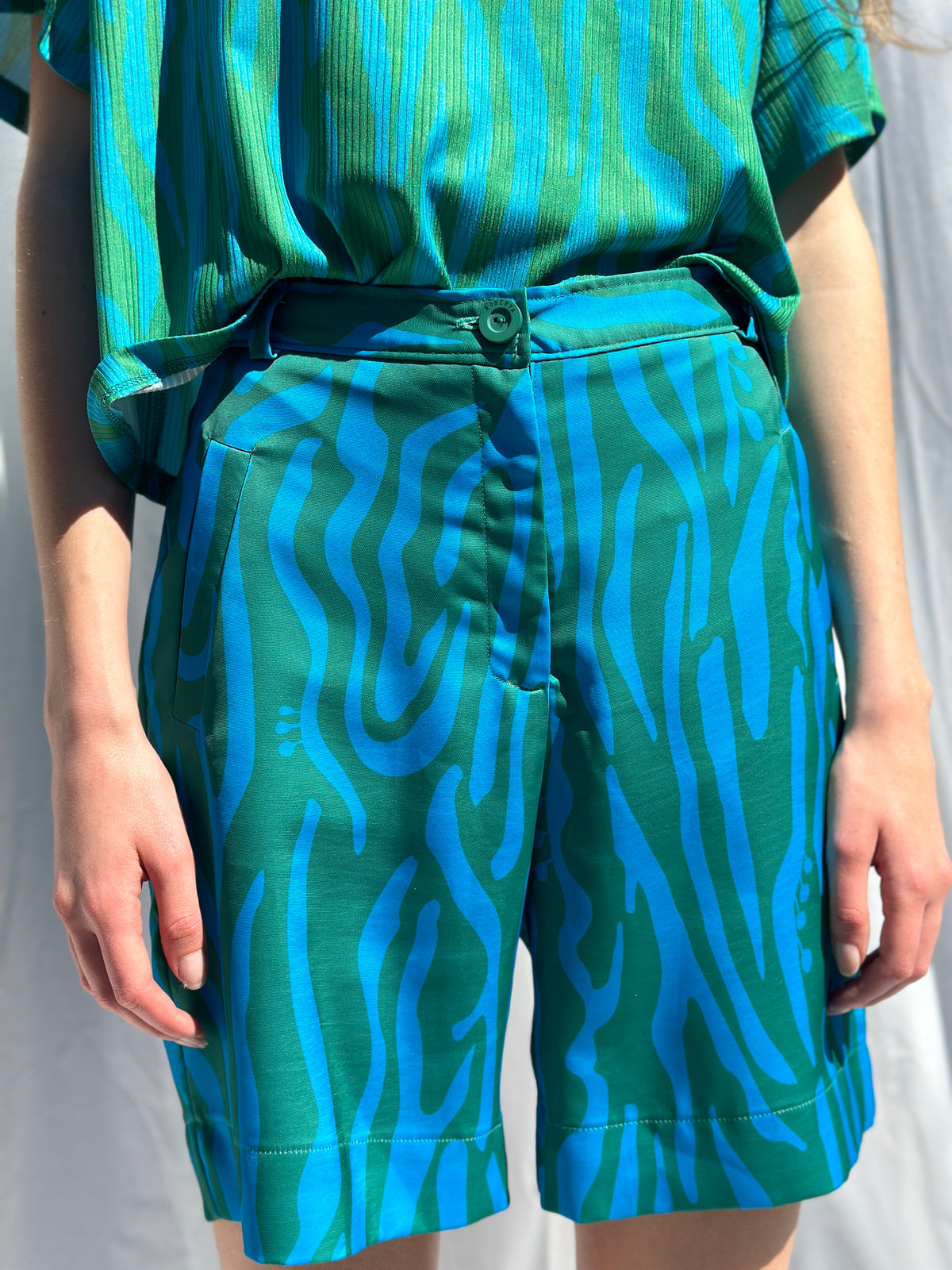 SHORT TUBO ALGAS VERDE