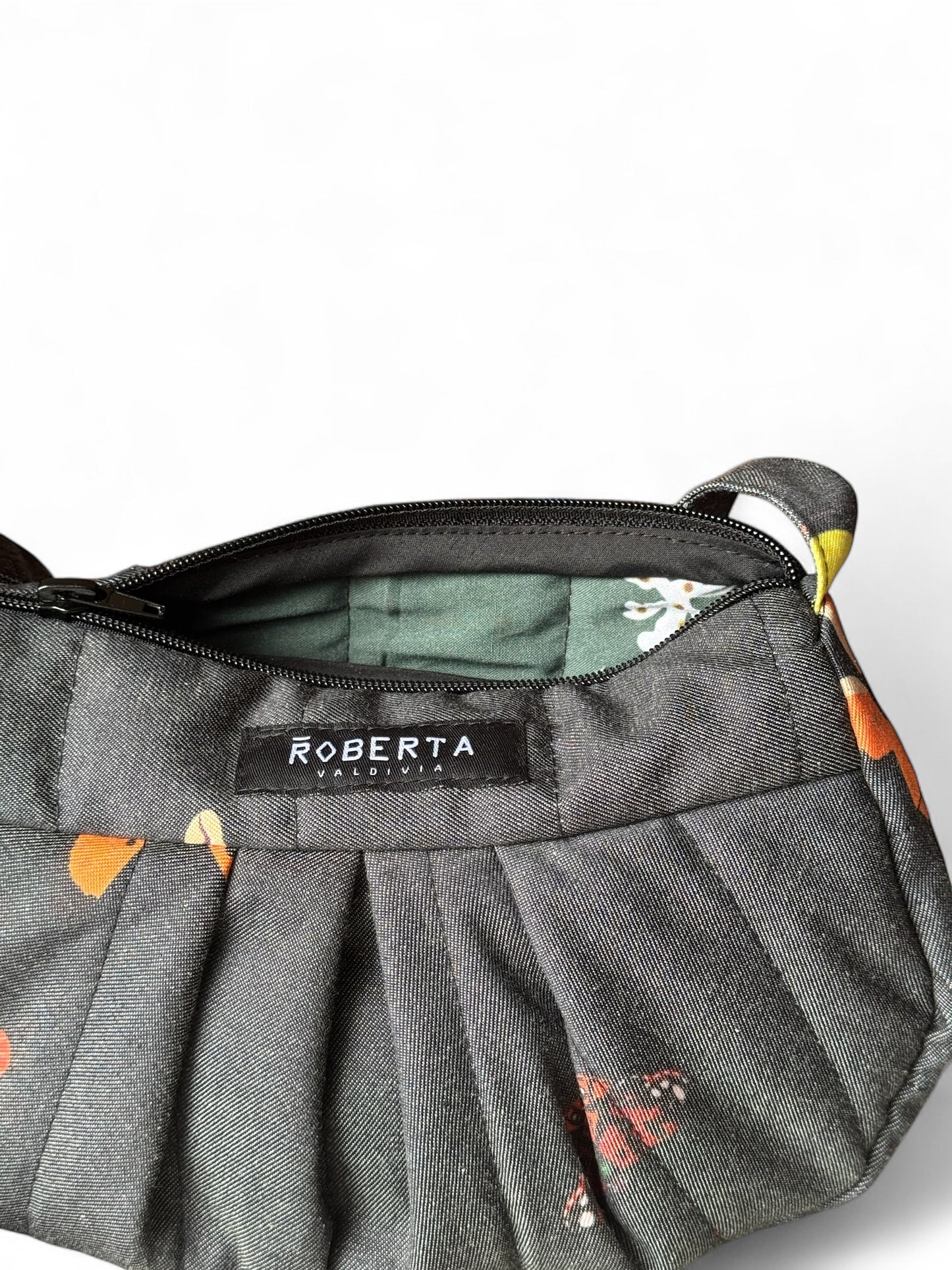CARTERA ACOLCHADA MARIPOSAS GRAFITO