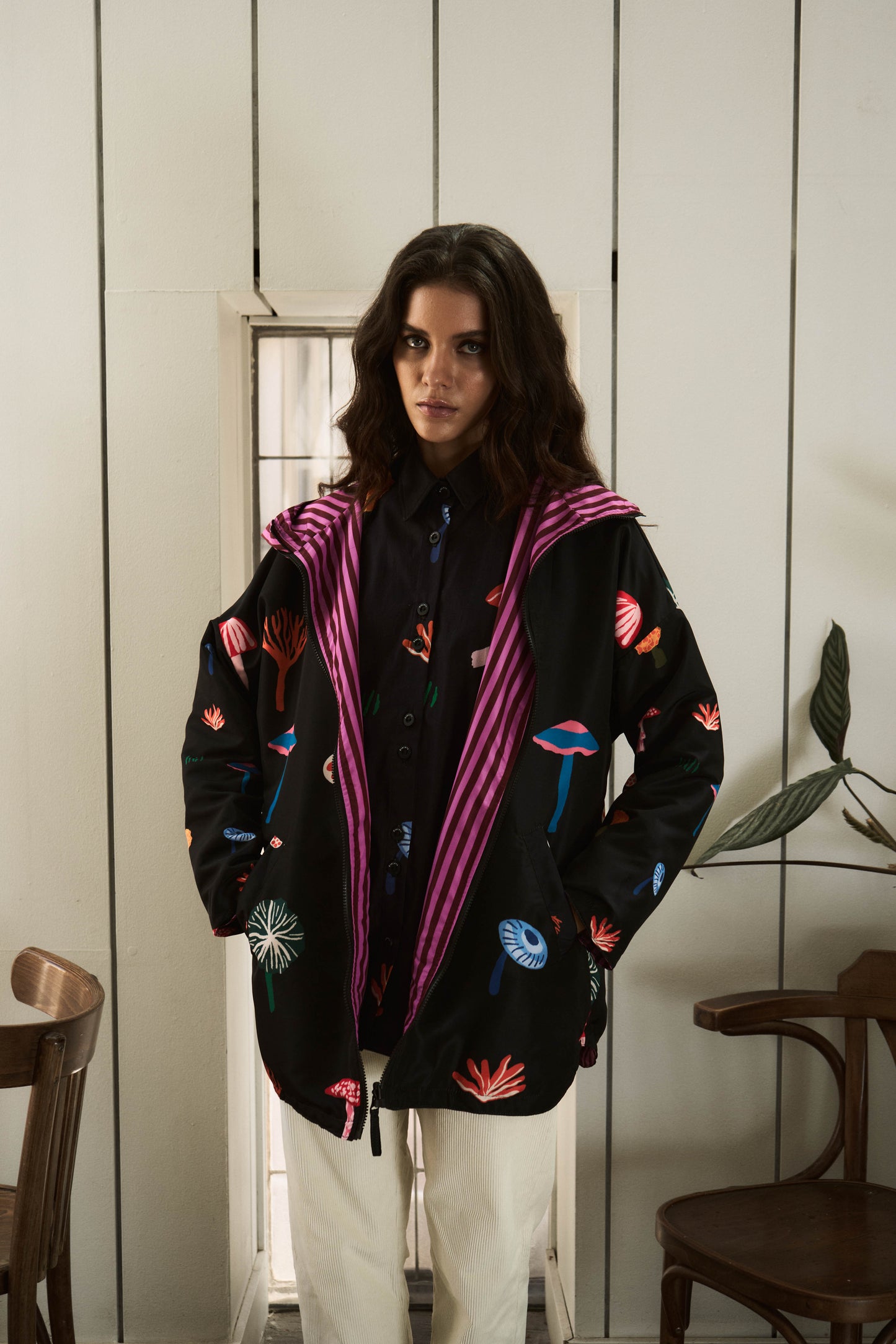 CHAQUETA IMPERMEABLE REVERSIBLE HONGOS/RAYAS