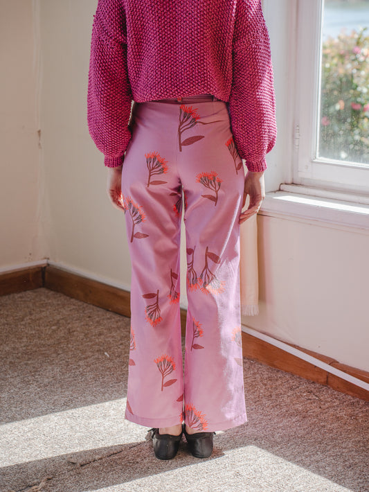 PANTALON TUBO FLORES FUCSIA