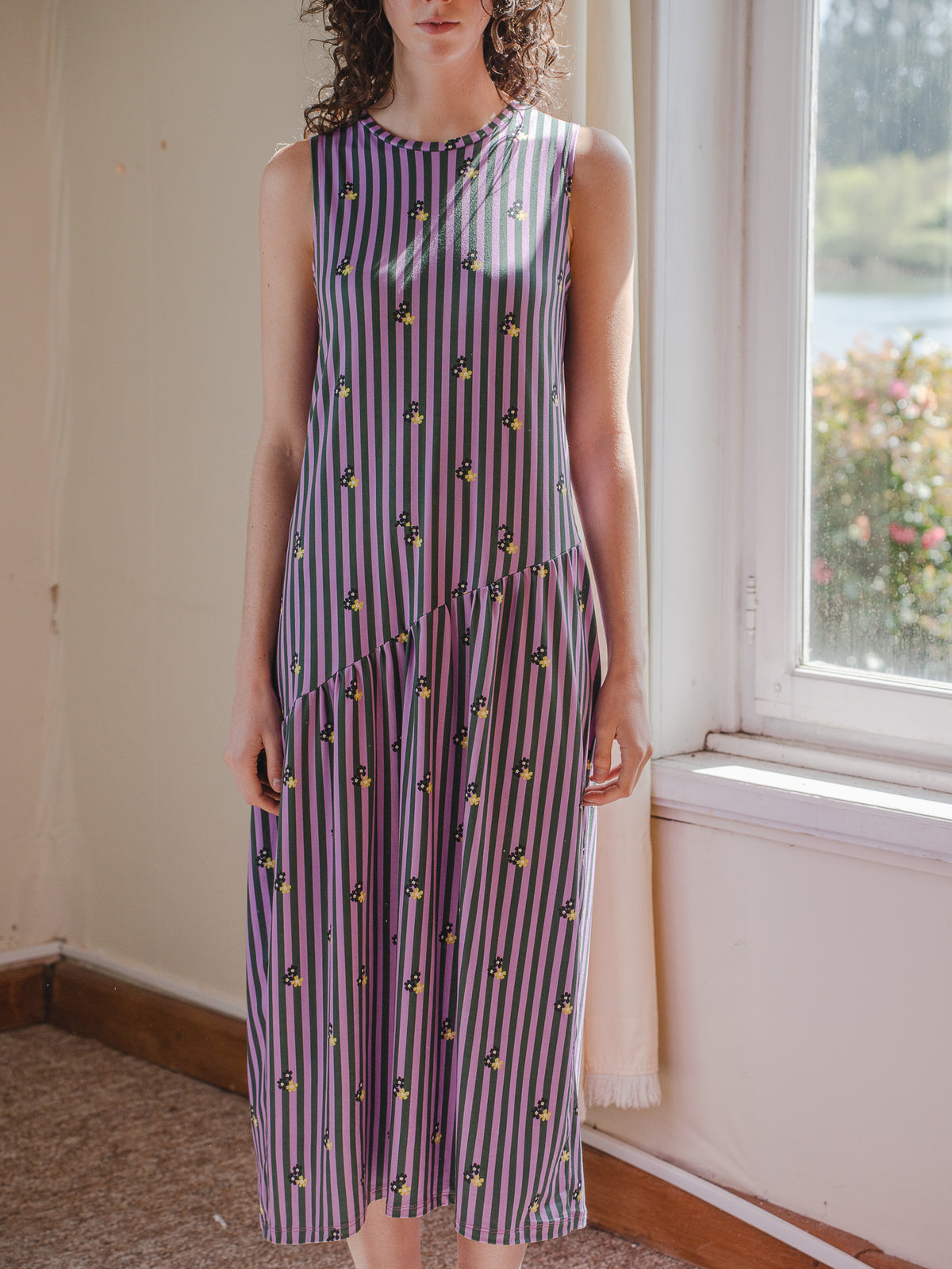 VESTIDO BLUME LARGO RAYAS FLORES